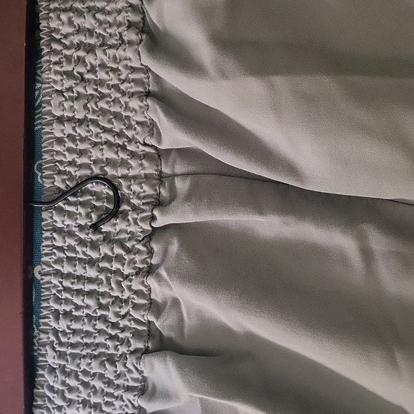 Soft fabric comfortable capris - Picture 5 of 6